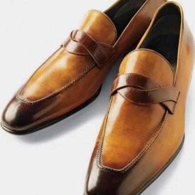 Hot sale men's two tone moccasin shoes, leather loafers on slips shoes for gentlemen