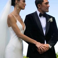 Simple Sheath V Neck White Wedding Dresses - Thumbnail 2