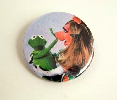 Kermit and Miss Piggy - pinback button, magnet or clip 1.5 Inch (38mm)