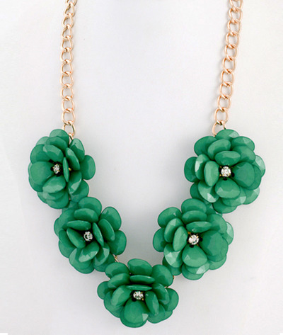 Sparkled Blossoms Necklace