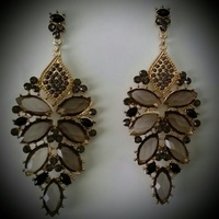 BLK & GOLD LEAF EARRINGS - Thumbnail 1