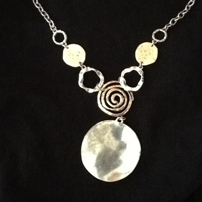 Spiral metal necklace
