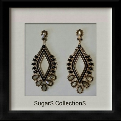 Black & gold drop leaf design post earrings