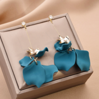 Flower Petal Crystal Tassel Earrings - Thumbnail 3