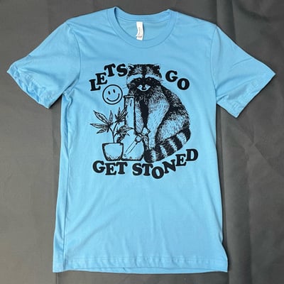 Stoned raccoon t-shirt (blue)