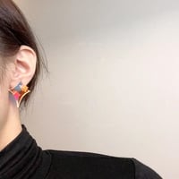 Hologram Perspective Star Stud Earrings - Thumbnail 1