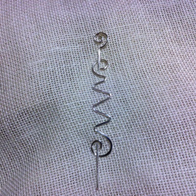 Sweater/scarf pin, zigley