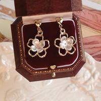 Vintage Flower Heart Dangle Earrings - Thumbnail 1