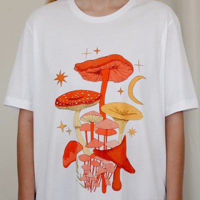 Groovy mushie tee in white