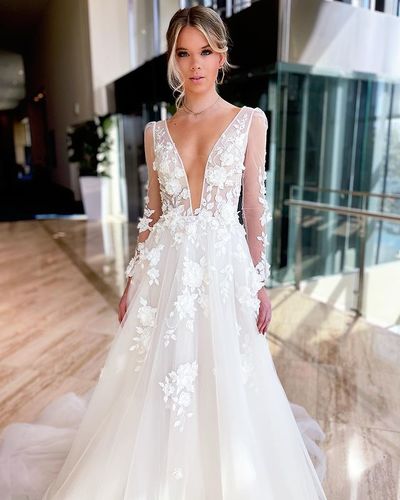 Gorgeous Long Sleeves V Neck 3D Lace Wedding Dresses