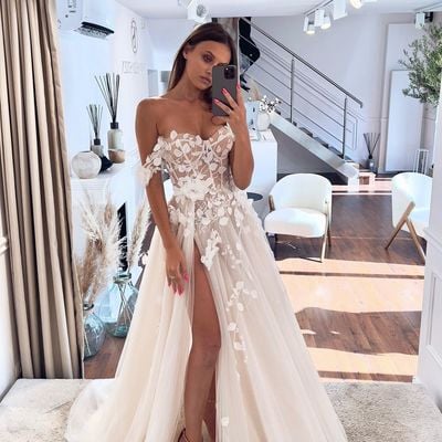 Sweet a line sweetheart 3d appliques tulle wedding dresses with slit