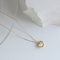 Beautiful Luxury Gold Framed Heart Shaped Cystal Chain Pendant Necklace - Thumbnail 2