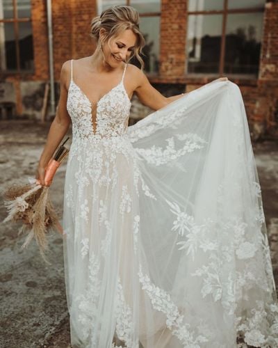 Elegant A Line V Neck Straps Lace Wedding Dresses