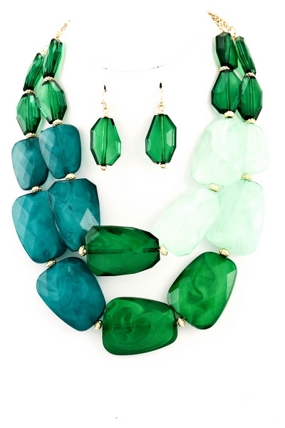 Smoky Bay Necklace in Shades of Dark Green