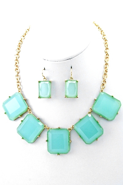 Addison Statement Necklace In Light Mint