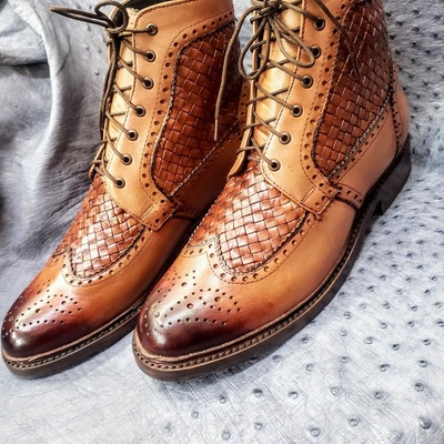 Handmade stylish wingtip custom ankle high lace up fastening dress boot