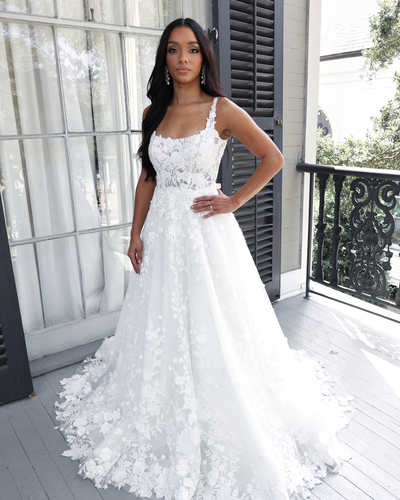 Charming Ball Gown Square Neck Lace Wedding Dresses