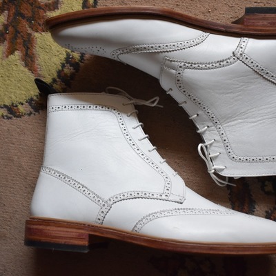 Classic men's hand stitch white boot, leather lace up wingtip brogue rangers boot