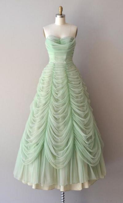 Sweetheart Ball Gown Silhouette With Tiered Prom Gown