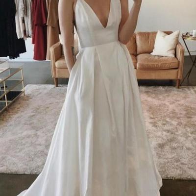 Spaghetti straps floor length backless ivory wedding dresses with pockets  - Thumbnail 2