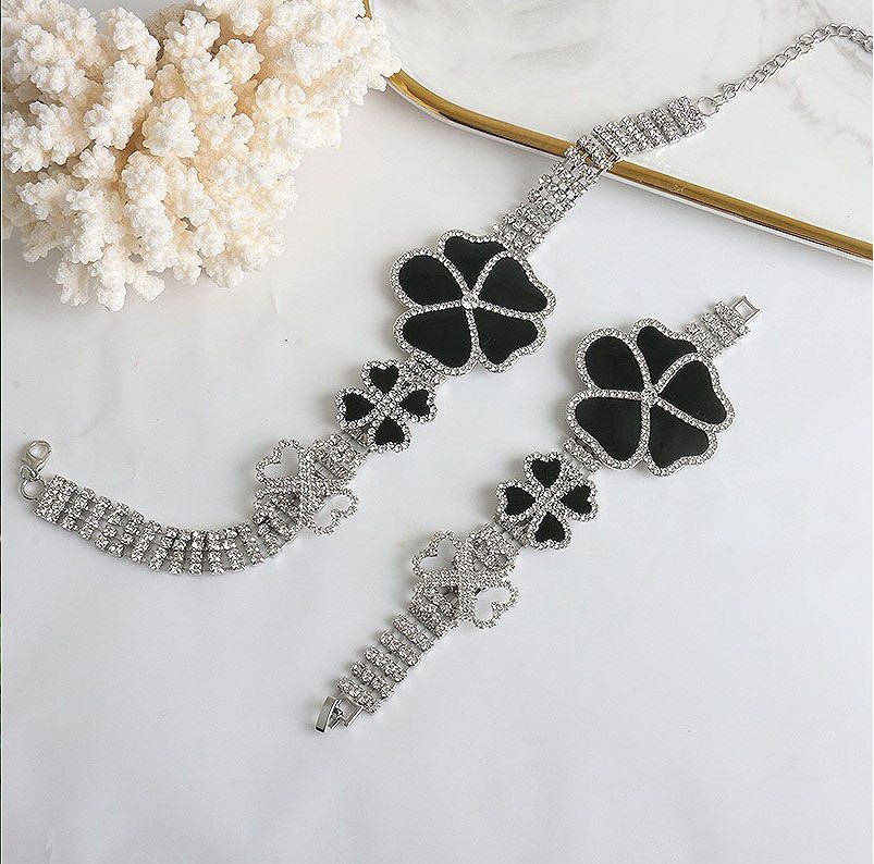 Black Camellia Flower Crystal Bracelete