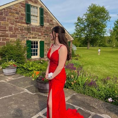 Charming mermaid v neck red lace prom dresses with slit