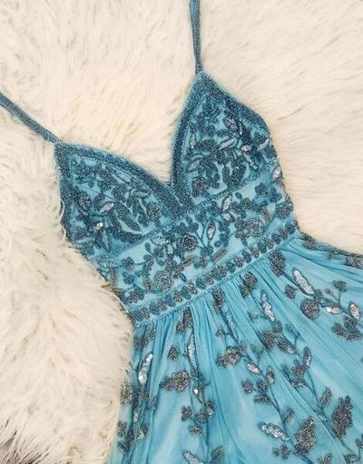 Floor Length Spaghetti Straps V Neck Tulle Blue Prom Dresses