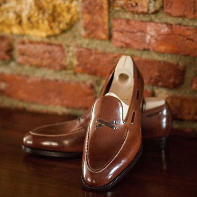 Top trending men's hand stitch brown shoes, genuine leather loafer christmas formal shoes