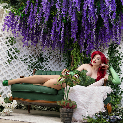 In the wisteria tree - postcard - Thumbnail 2