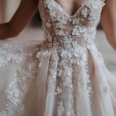 Fairy a line v neck tulle long wedding dresses with lace