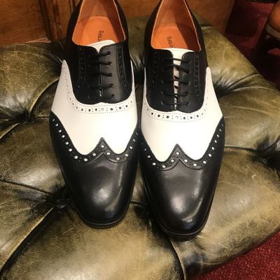 Decent wear men's hand stitch black and white wingtip brogue lace up leather shoes