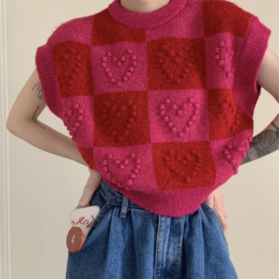 Rose red heart checkboard color block knitted vest sweater
