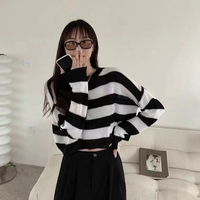 Black & Grey Striped Cropped Long Sleeve Sweater  - Thumbnail 8