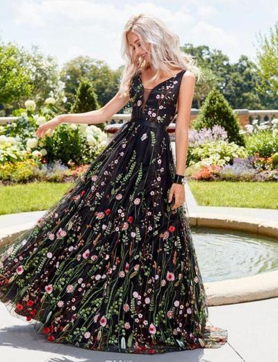 Sexy Vintage Long Evening Dresses New Boho Prom Press Women Party V-neck Embroidery Lace Backless Beach Vestiodos de Noiva