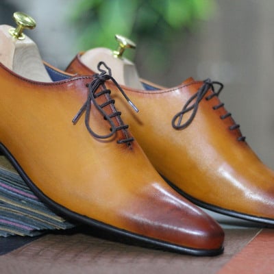 Hand painted two tone leather shoes, pointed toe whole cut lace up shoes for men