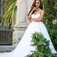 Ball Gown Pearls Wedding Dresses Vestidos de novia Sweetheart Neck Illusion Sleeveless Sexy Bridal Gowns Appliques - Thumbnail 1