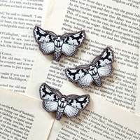 Lichen Moth wood pins - Thumbnail 2