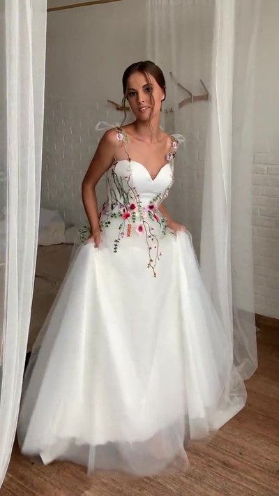 Fantasy Tie Bow White Wedding Dress Bohemian Floral Bridal Gown Fairy Sweetheart Corset A-line Dress With Embroidery Plus Size