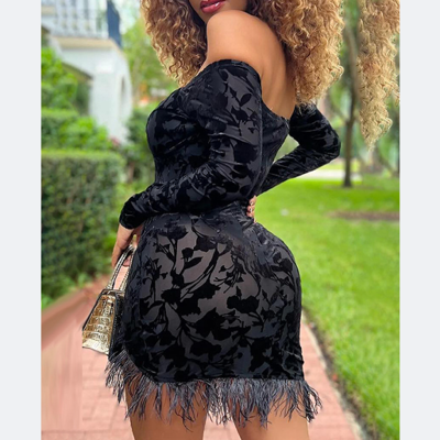 Black v-neck slim long-sleeved dress