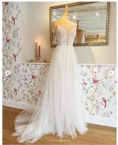 Simple A Line Beach LaceWedding Dress Wedding Bridal Gowns