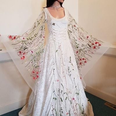 Gothic flower floral lace wedding gowns  - Thumbnail 2