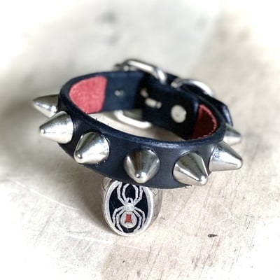 1-row tall british cone wristband