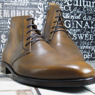 Elegant men's hand stitch brown chukka boot, genuine leather lace up hiking boot