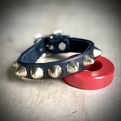 Standard British stud wristband (Gold/Silver/Pink/White Stud Options)