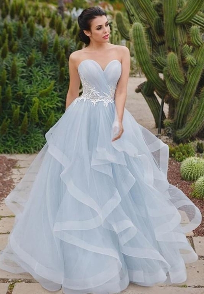 Exquisite Strapless Blue Wedding Dresses with Sweep Train Lace Applique Beach Wedding Dresses Chic Tiered Tulle Ball Gown Wedding Dresses,1553