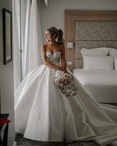 New arrival Ball Gown Sweetheart Satin Wedding Dresses with Appliques Bridal Gowns,1556