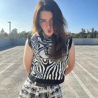 Eye Print Sweater Vest  - Thumbnail 1