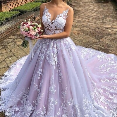 V-neckline lace floral wedding gown with contrast color skirt,930