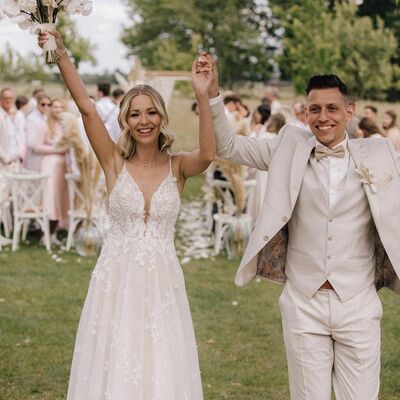 Fairy a line v neck tulle wedding dresses with appliques