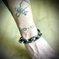 Biggie-Sized Hard-Chain wristband - Thumbnail 3